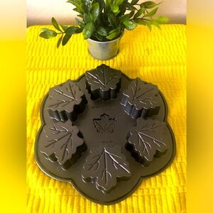 Nordic Ware Maple Leaf Cup cake pan